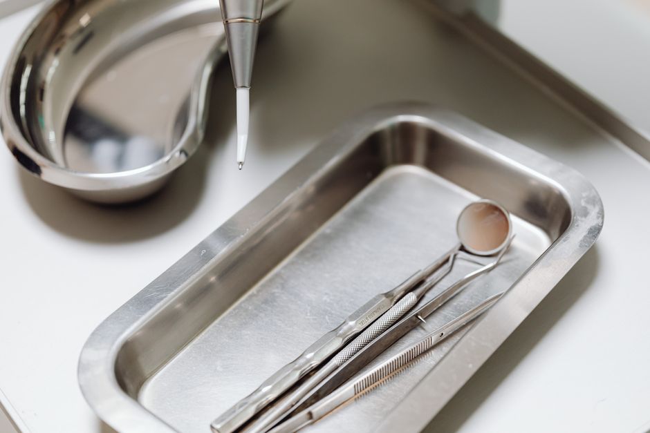 Jak se u nás sterilizuje: cesta jednoho nástroje